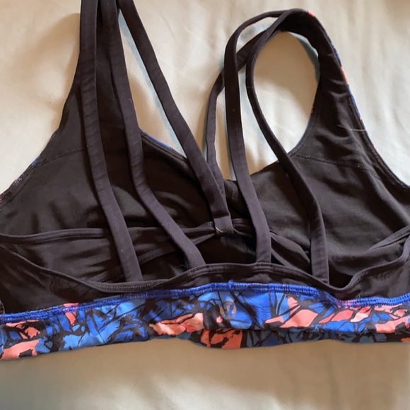 Lululemon bra - Picture 2 of 3